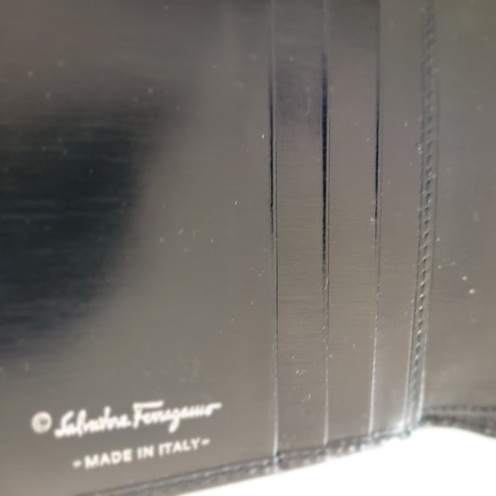 Ferragamo Wallet - Picture 6 of 15